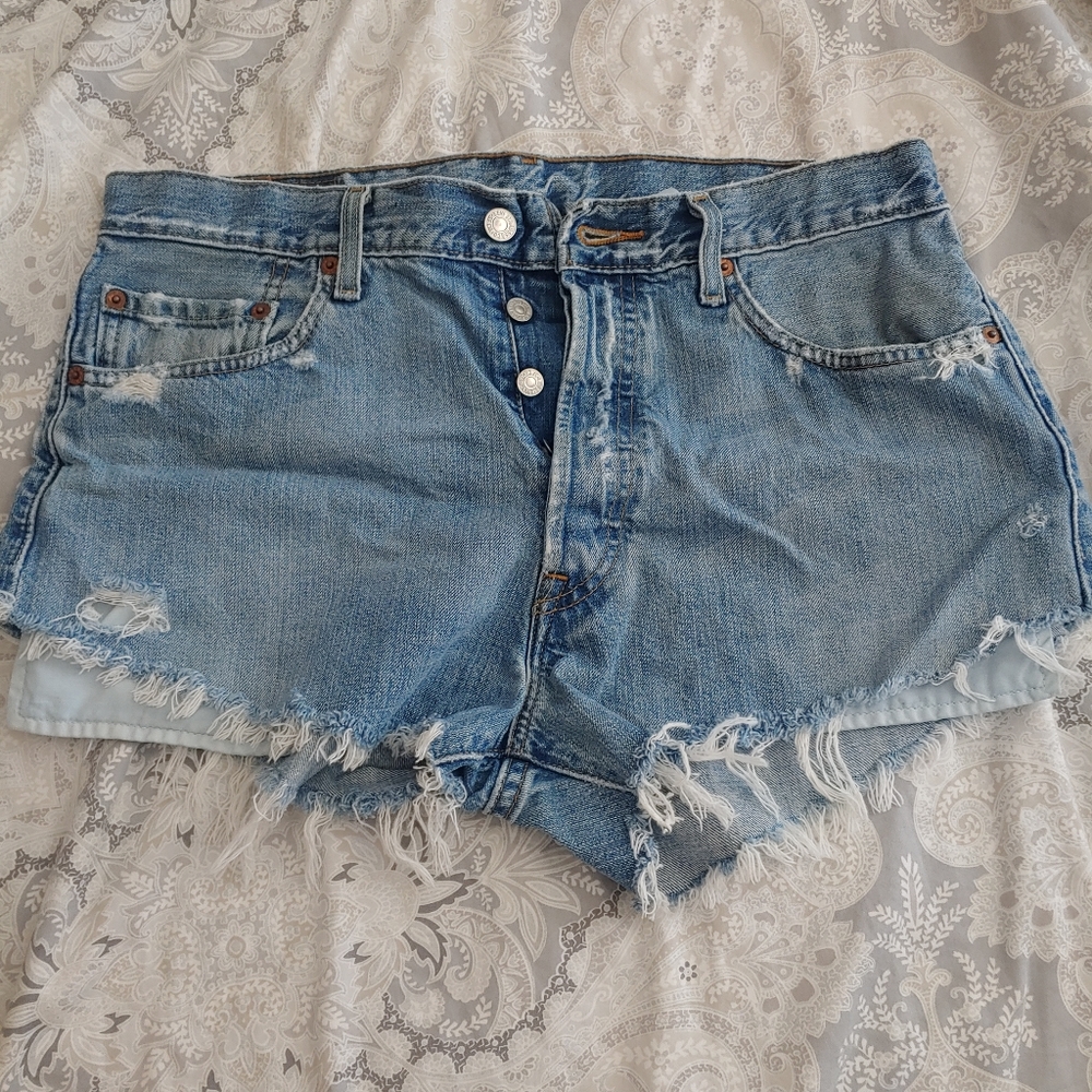 Levis cut off shorts